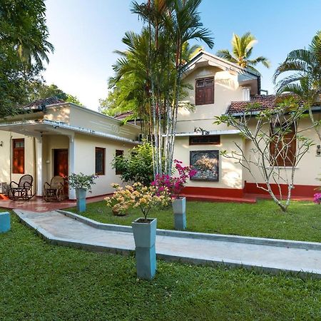 Chandra Villa Ayurveda Resort Bentota Bagian luar foto