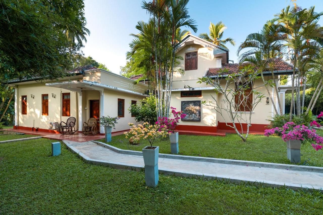 Chandra Villa Ayurveda Resort Bentota Bagian luar foto